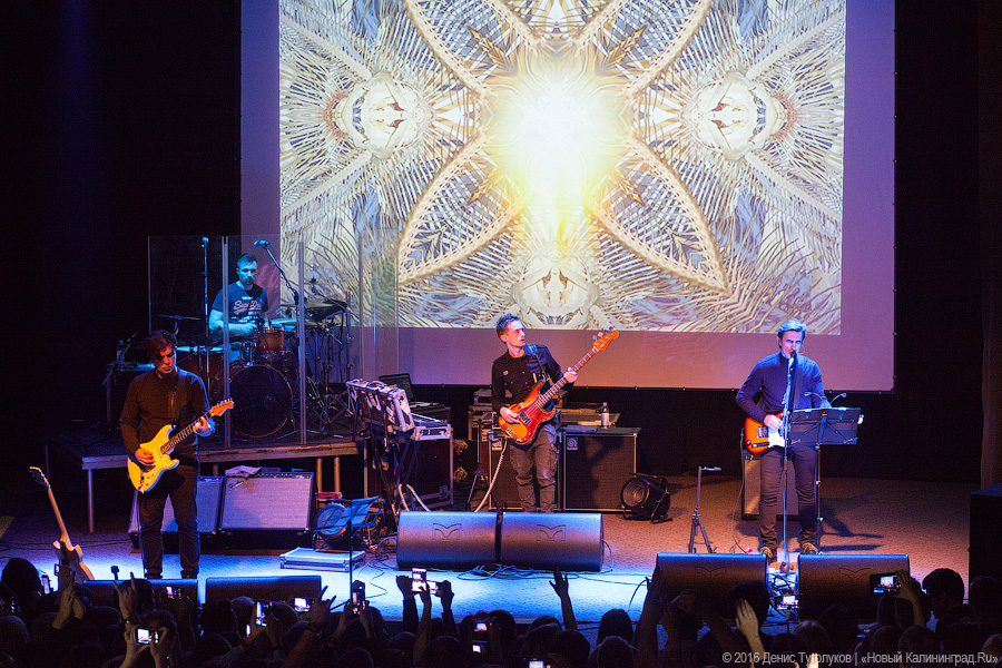 Горе, если не впал в безмолвие:  Вячеслав Бутусов и «Ю-Питер» на «Вагонке»