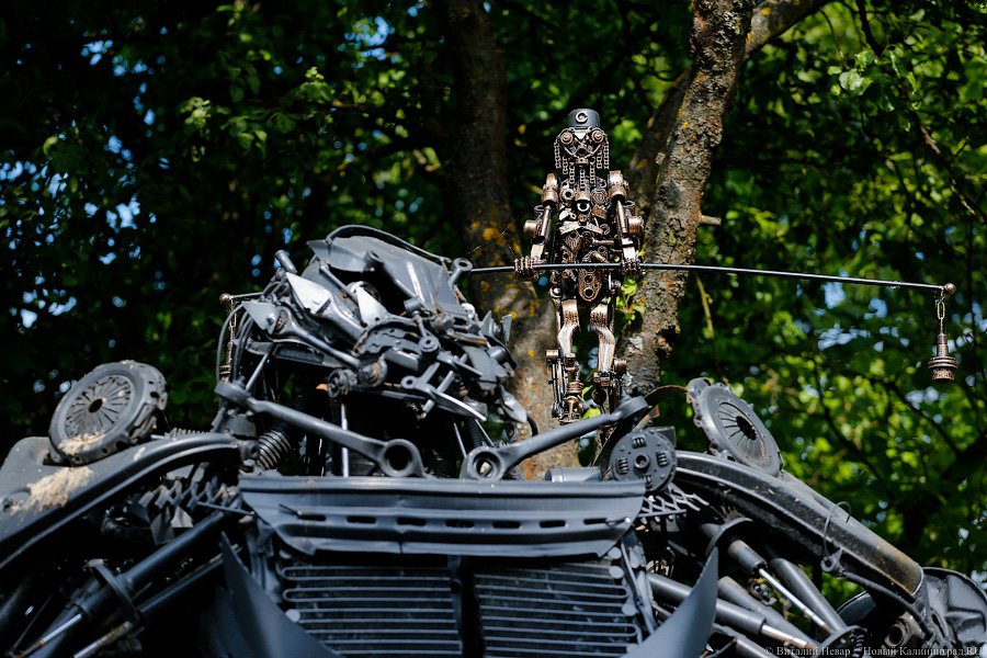 Смотришь на деталь и видишь хвост: житель Гвардейска создаёт трансформеров