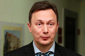 Правительство не считает нанятых по договору специалистов