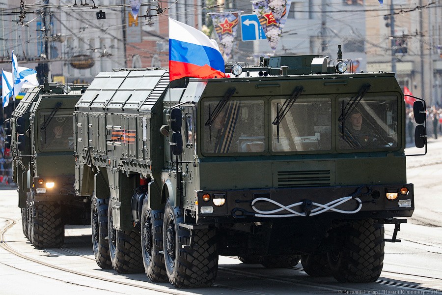 Курсантки, кадеты и танк: как прошёл Парад Победы в Калининграде (фото)