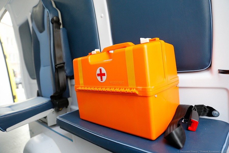 В Калининграде мотоциклист совершил ДТП и сбежал, бросив пострадавшего пассажира