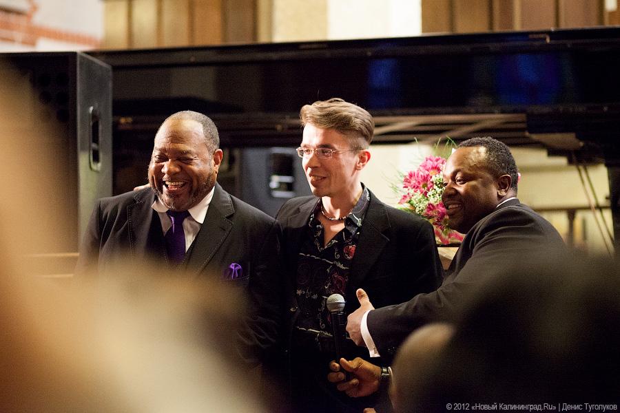 «Из Соединенных Штатов с любовью»: фоторепортаж с концерта «The Brotherhood Singers»