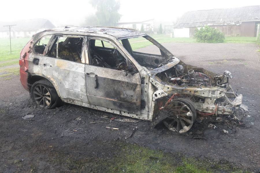 Житель области сжег подрезавший его «БМВ» стоимостью 1,7 млн рублей