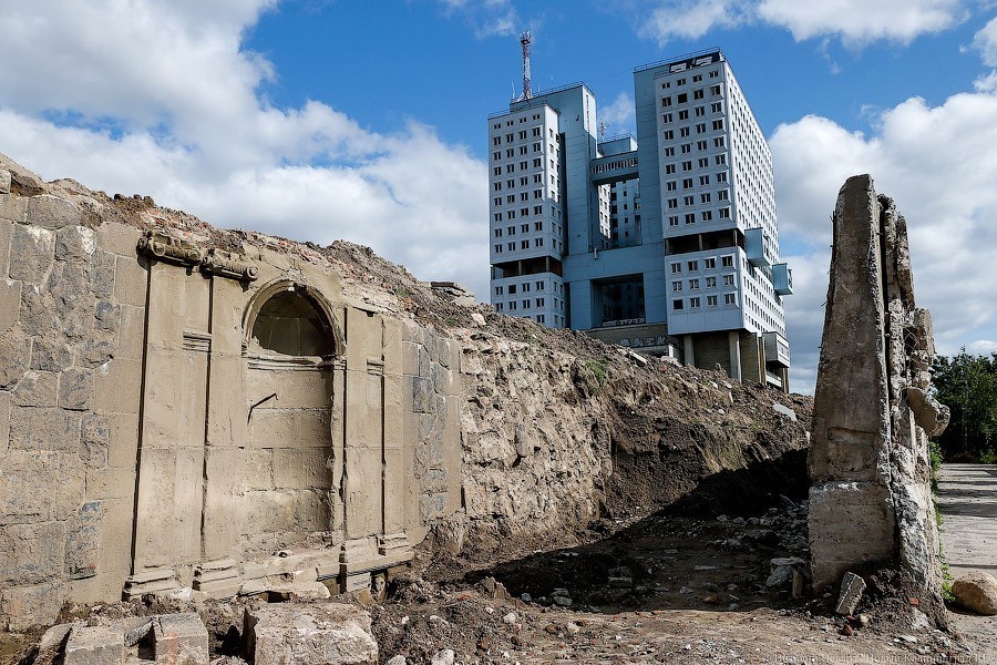 «Сейчас это бессмысленно»: министр об осушении затопленных руин Королевского замка