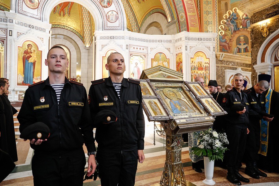 Образ апостола: в храм Христа Спасителя привезли главную икону ВМФ (фото)