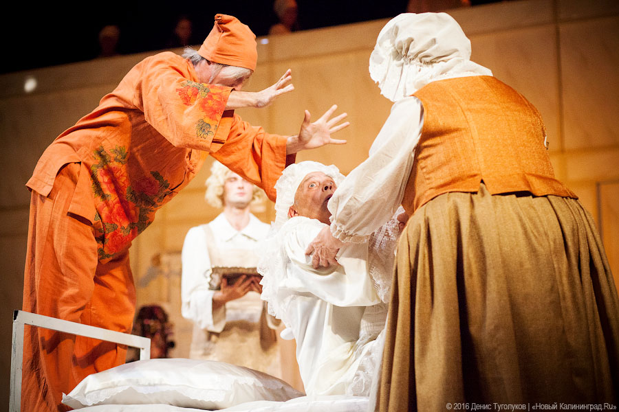 Лекарь с головы до ног: комедия «Мнимый больной» в Калининградском драмтеатре