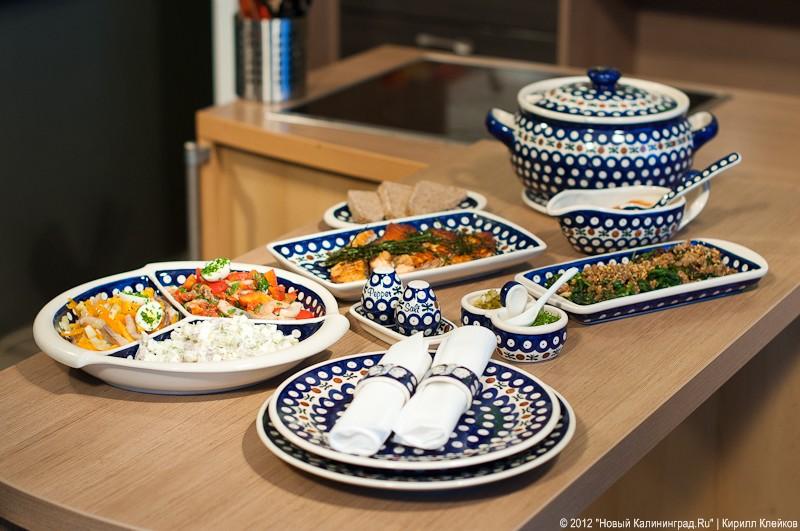 «Уют ручной работы»: расписная польская керамика для кухни и столовой