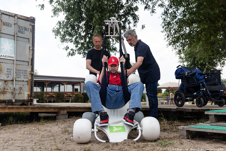 С учетом потребностей: в Прибрежном обустроили пляж для инвалидов-колясочников
