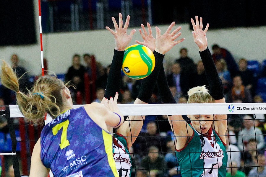 «Локомотив» снова проиграл в Лиге чемпионов. Но лишь по итогам пяти партий (фото)