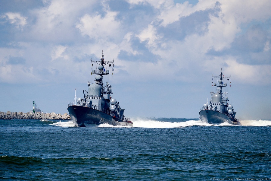 Центр Балтийска встал в пробке на День ВМФ