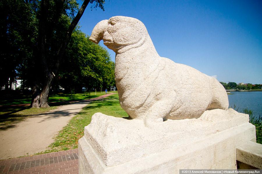 С собакой-улыбакой: Ярошук вновь пообещал завершить реконструкцию набережной Верхнего озера