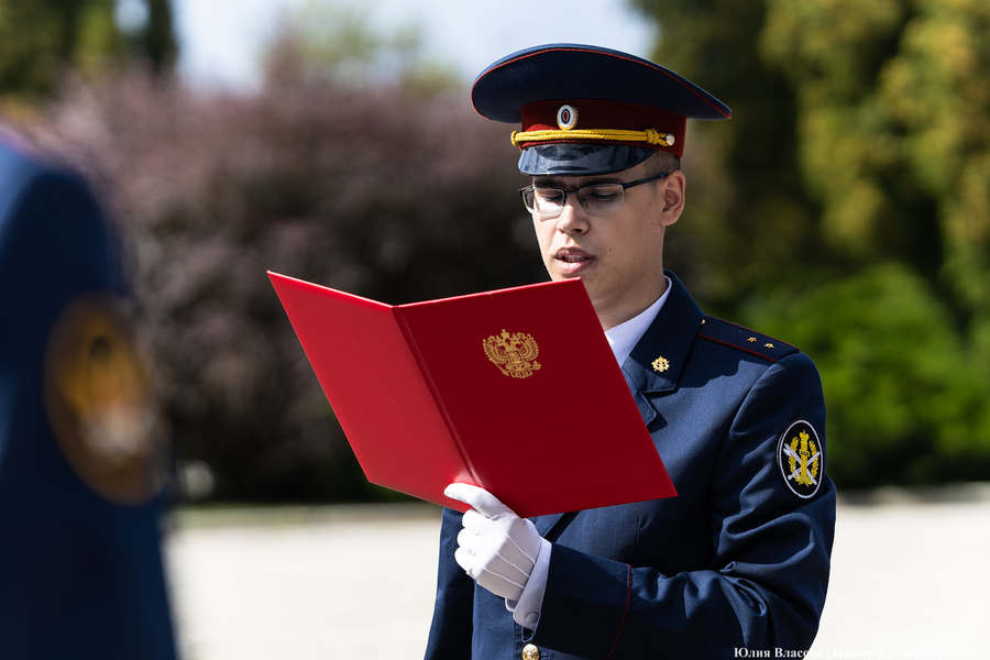 «Задача по охране мирных граждан»: как офицеры УФСИН принимали присягу (фото)
