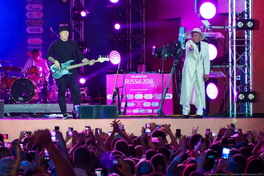 «Не приостановленный»: «Мумий Тролль» на закрытии фестиваля болельщиков ФИФА