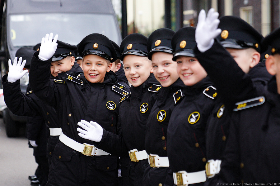 Горящие глаза, серьезные лица: первокурсников приняли в нахимовцы (фото)