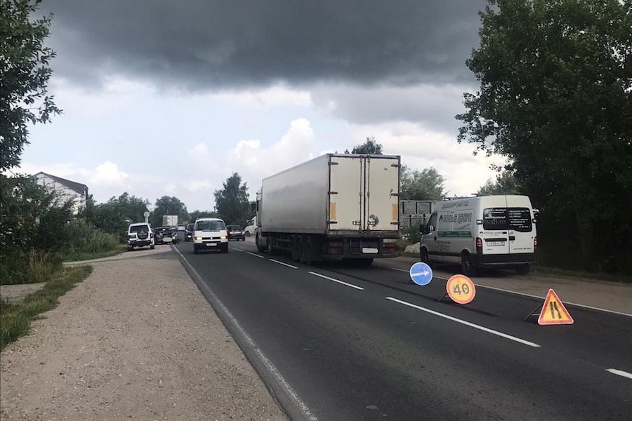 В Калининграде в ДТП с фурой пострадала женщина (фото)