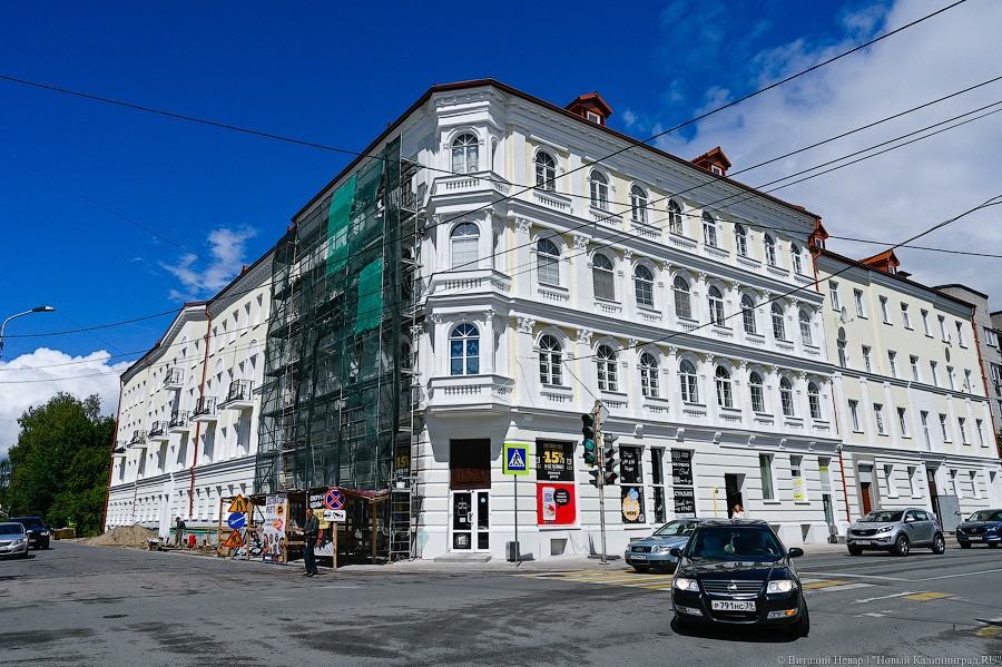 В Калининграде завершают ремонт памятника, у которого в 2018-м обрушился фасад (фото)