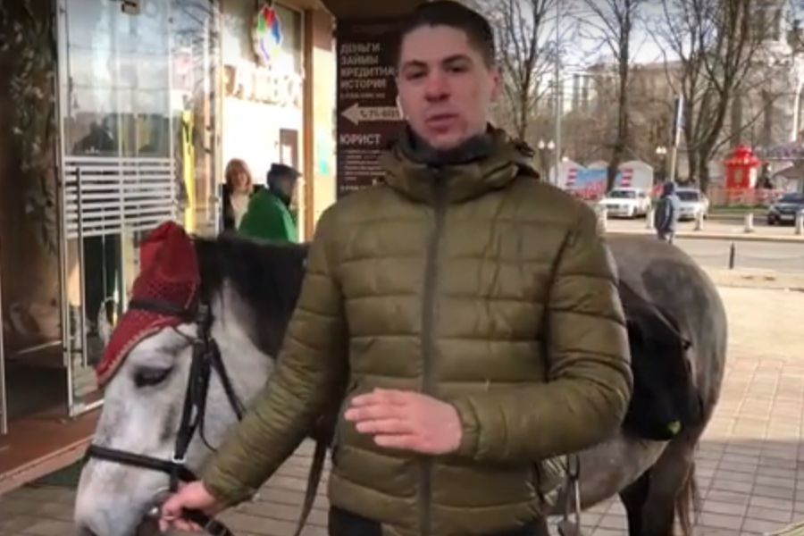 Калининградец на полупони преследовал грабителя и звонил в полицию (видео)