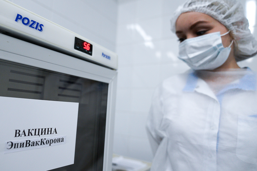 В «Векторе» заявили об эффективности «ЭпиВакКороны» против штаммов коронавируса