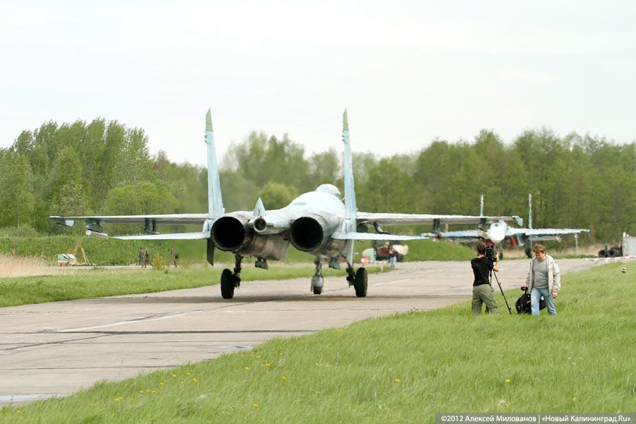 «Учёба в небе»: фоторепортаж с тренировочных полётов Су-27