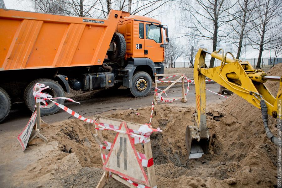 «МАН» бежит, земля дрожит: что происходит с дорогой к строящемуся стадиону на Острове