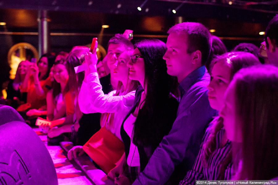 Вне стилей и рамок: участник «Голоса» Антон Беляев собрал полный зал «Универсала»