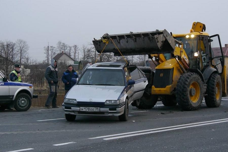 На Окружной дороге «Ауди» врезалась в «Хонду» (+фото)