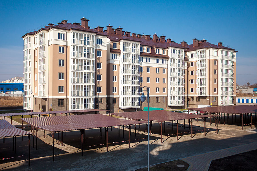 В жилом комплексе «Город мастеров» люди празднуют новоселье