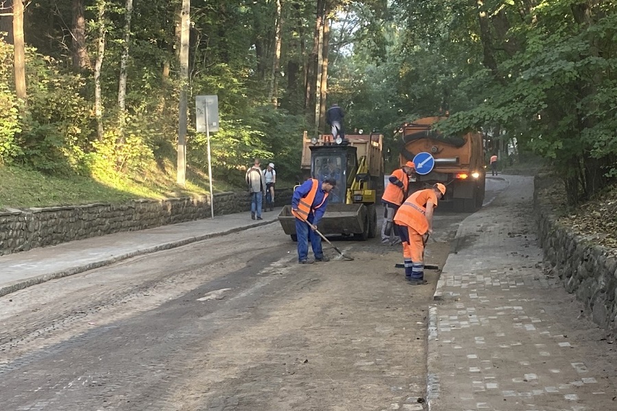В Светлогорске открыли движение транспорта по Калининградскому проспекту