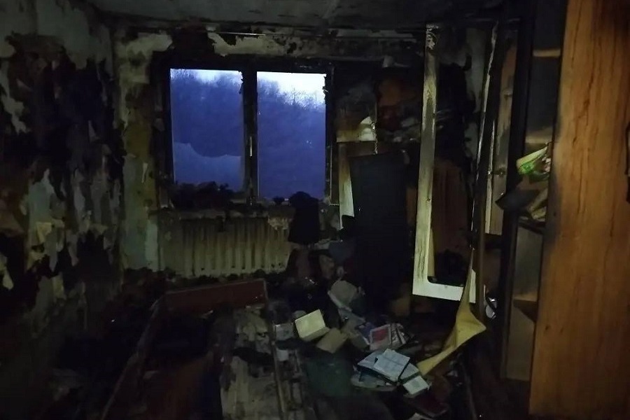 СК: при пожаре в квартире в Калининграде погибла супружеская пара (фото)