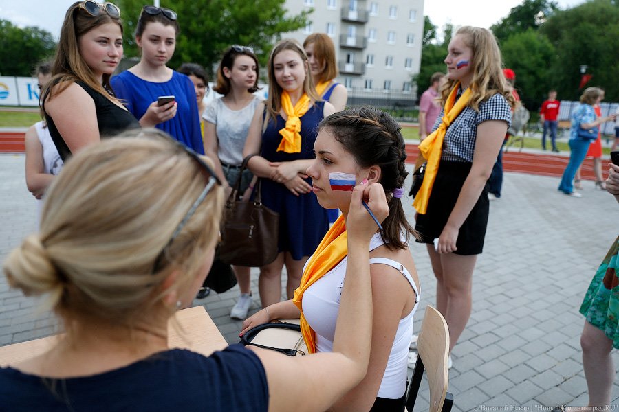 Под шоу барабанщиц: в Калининграде стартовал набор волонтеров для ЧМ-2018