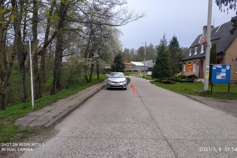 В Переславском под колеса попала 8-летняя девочка, споткнувшаяся на тротуаре