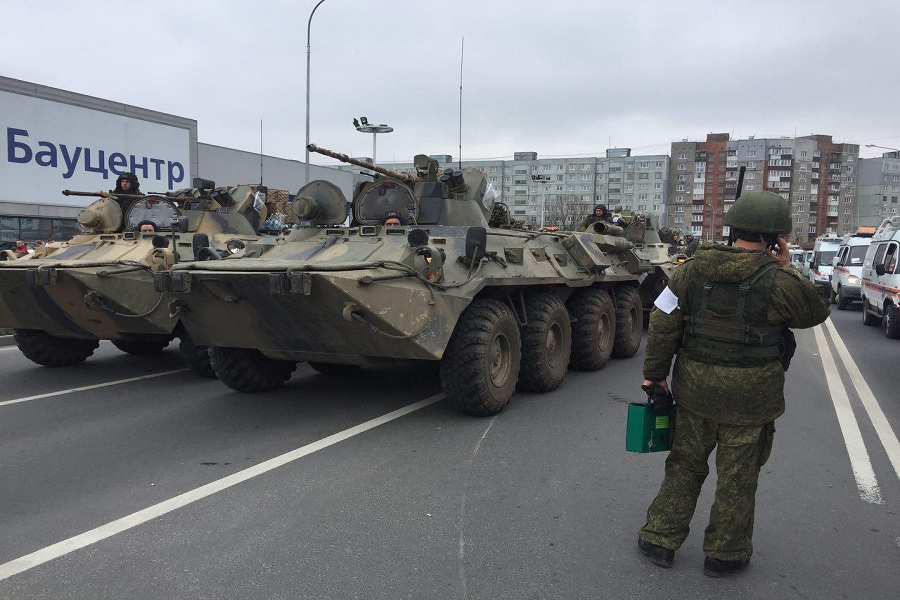 Военные в городе: учения по всему Калининграду (фото)