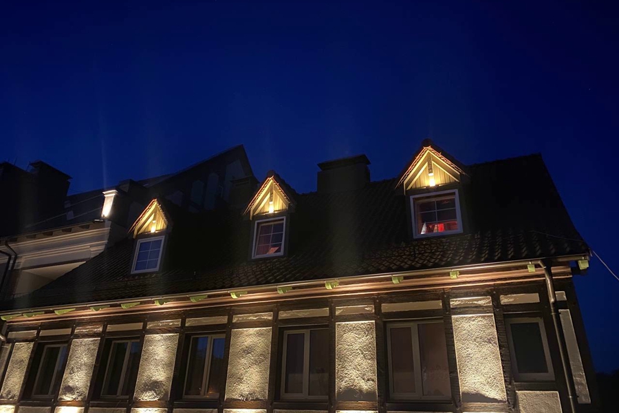 В Железнодорожном тестируют подсветку зданий (фото)