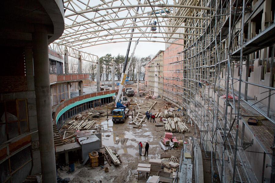 Игорные реки, эстрадные берега: как Николай Цуканов смотрел из лужи в будущее