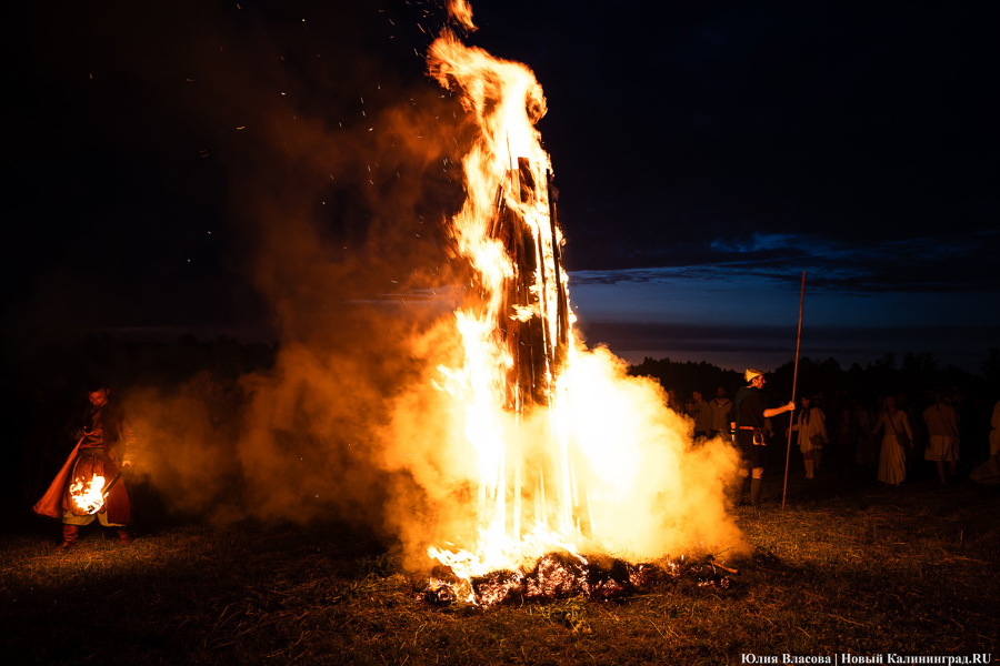 В свете пламени костра: как в Ушкуе отмечали праздник Ивана Купалы (фото)