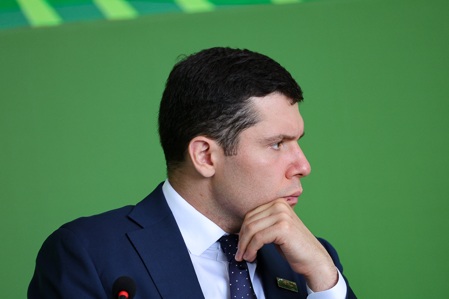 «За солнцем русского царя»: Алиханов снялся в патриотическом ролике Минкульта (видео)