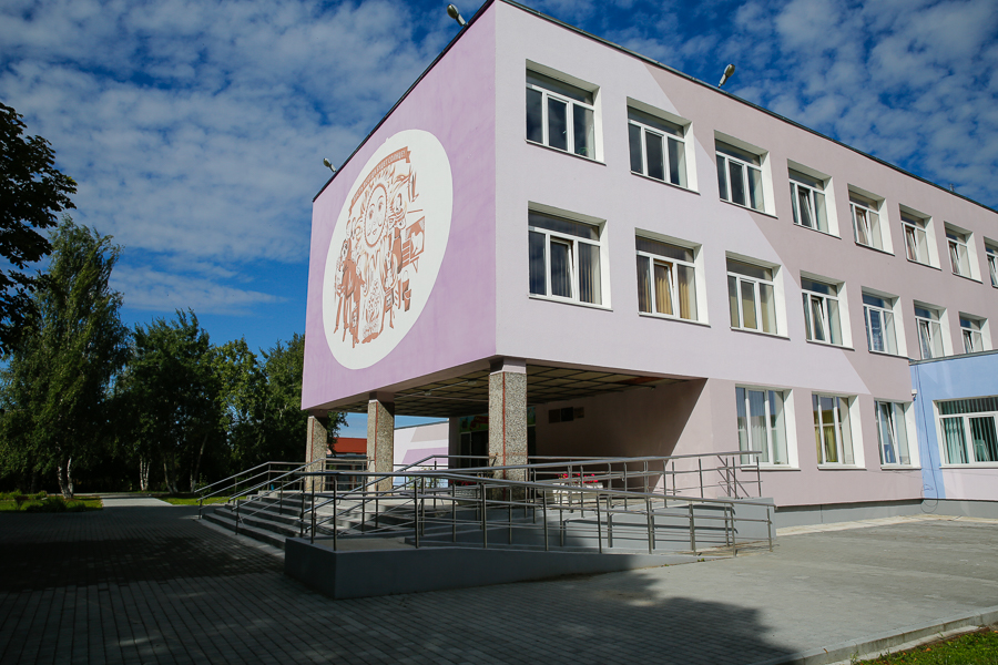 В стартовый день записи в первые классы в регионе подано рекордное количество заявлений