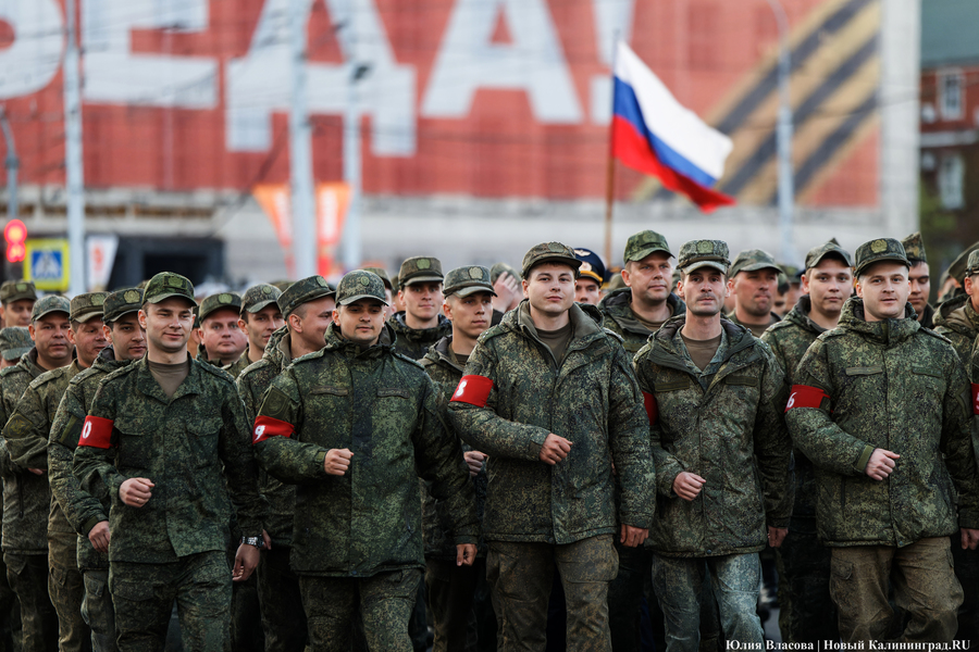 Другой формат по всей стране: в Калининграде прошла ночная репетиция парада Победы (фото)