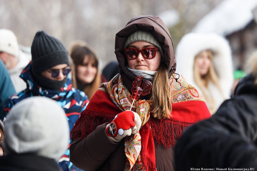 Блины, пляски и «самое большое» чучело: как отпраздновали Масленицу в «Каупе» (фото)