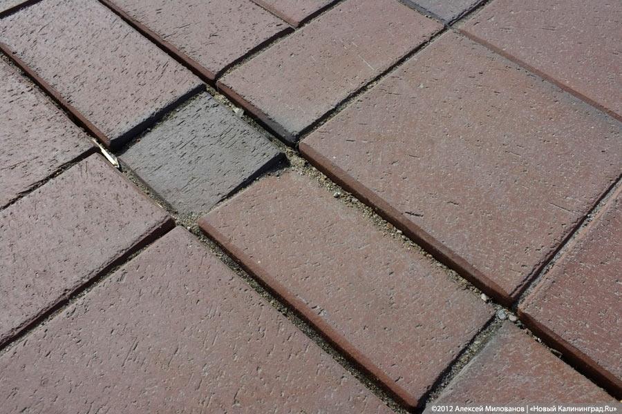 «Могила плитки»: набережная Верхнего озера после зимы