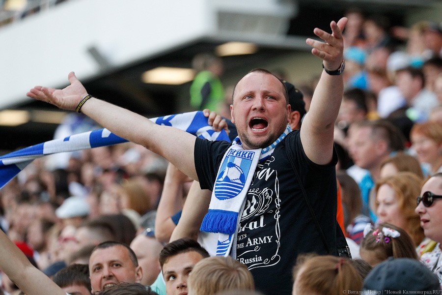 В обмен на пробки: церемония открытия и матч «Балтика» — «Тюмень» (фото)