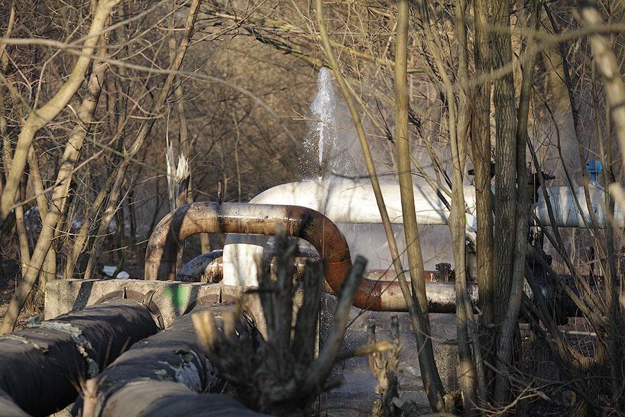 В Калининграде манипулятор повредил теплотрассу, без тепла остались 20 улиц (+фото)