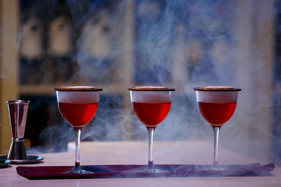 Море, поэзия, коктейли: в Калининграде выбрали обладателя «Янтарного шейкера»