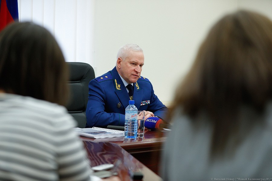 Прокурор попросил губернатора выделять больше денег на квартиры для сирот