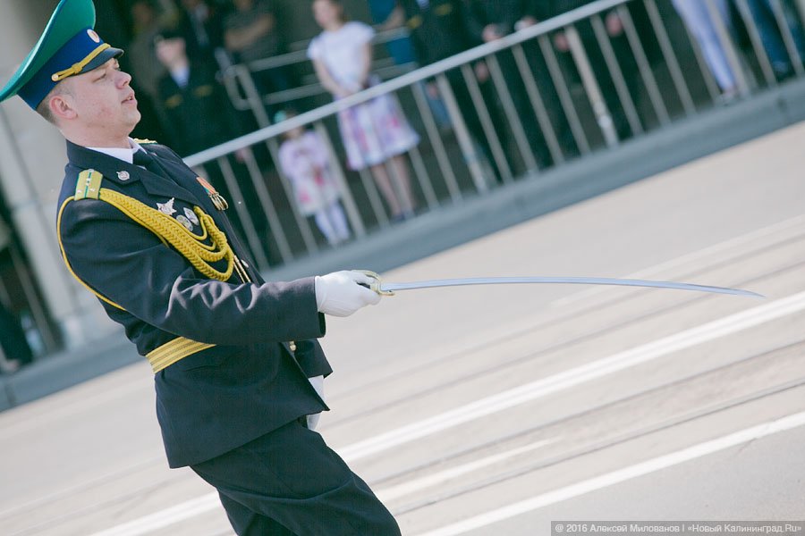 По главной улице с оркестром: как в Калининграде прошёл Парад Победы (фото)