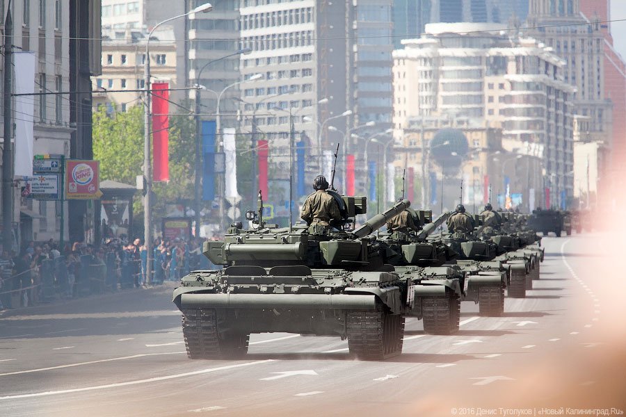 Мчатся самолеты ниже облаков: репетиция Парада Победы в Москве (фото)