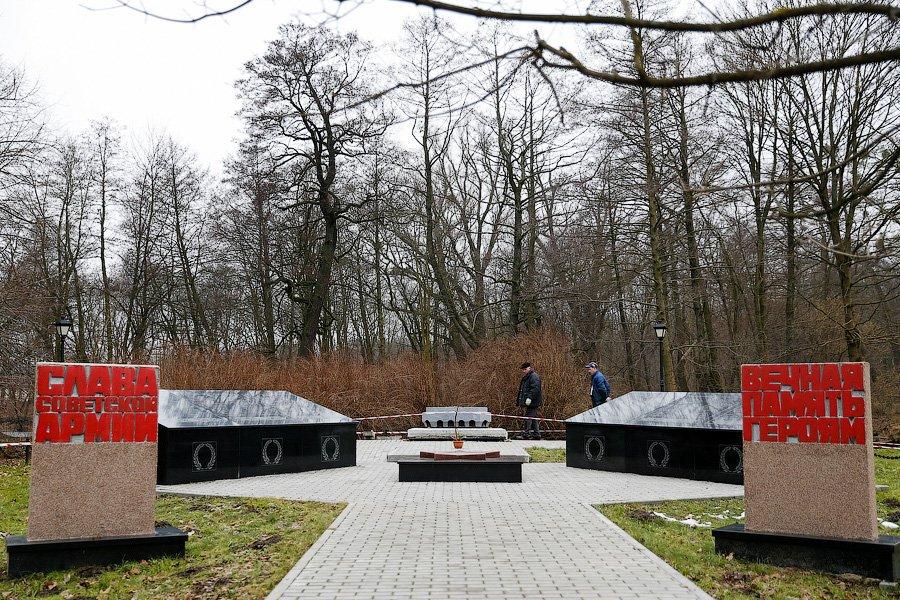 «Вандализм или ремонт?»: горожане беспокоятся за мемориалы ВОВ в Калининграде