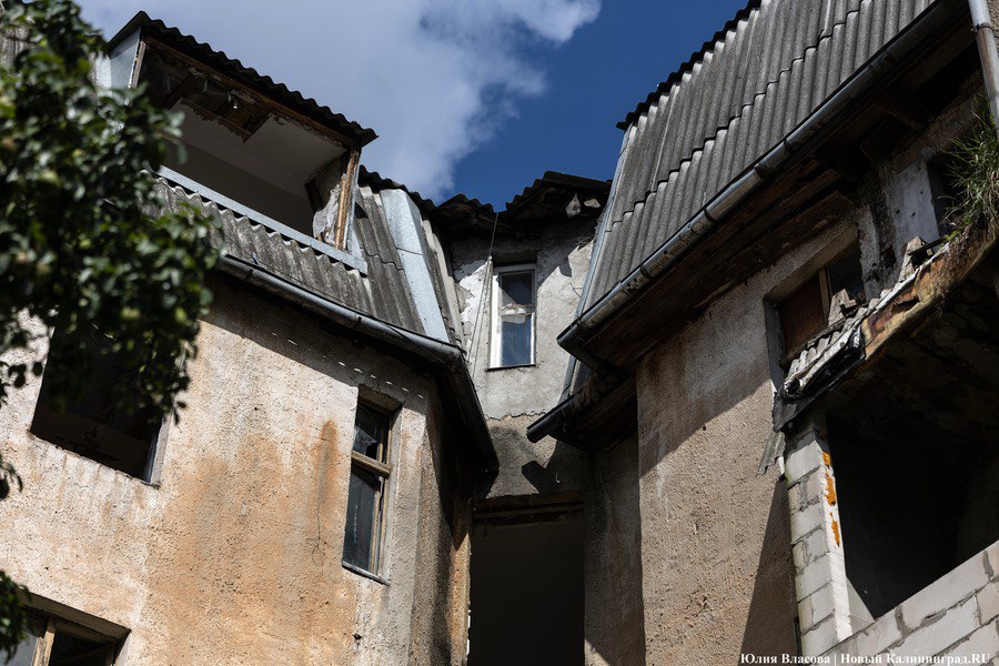 Расселен и заколочен: исторический дом в центре Калининграда готовят к сносу (фото)
