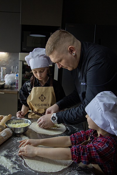 Пиццеёж и азот для мороженого: как в усадьбе Луговен учили детей кулинарии (фото)
