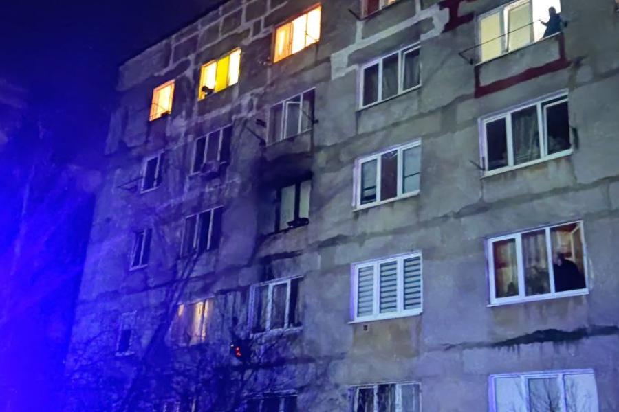 В Калининграде на улице Полоцкой сгорела квартира в пятиэтажке (фото)